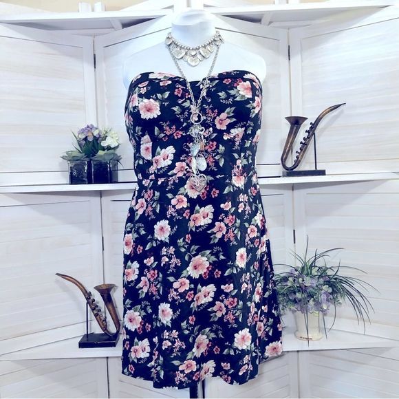 American Eagle Outfitters Dresses & Skirts - American Eagle Outfitters floral print pink black strapless mini dress sz XXL